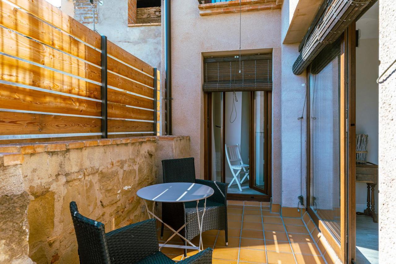 Apartamentos Vino Tinto Y Restaurante Tomate Rosa Adahuesca Екстер'єр фото