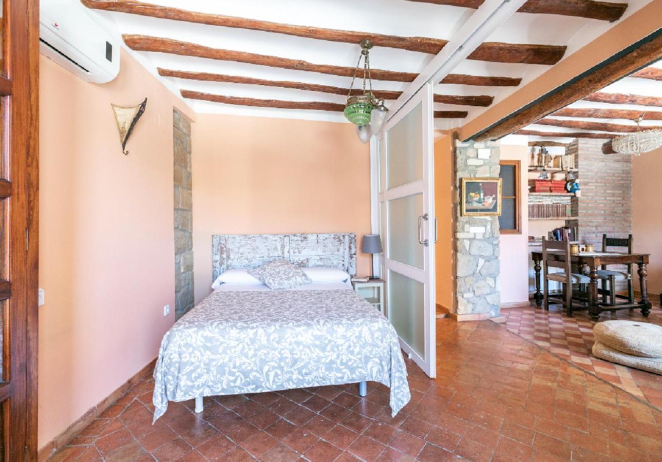 Apartamentos Vino Tinto Y Restaurante Tomate Rosa Adahuesca Екстер'єр фото