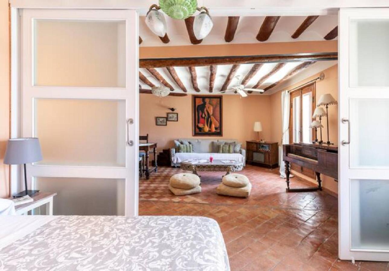 Apartamentos Vino Tinto Y Restaurante Tomate Rosa Adahuesca Екстер'єр фото