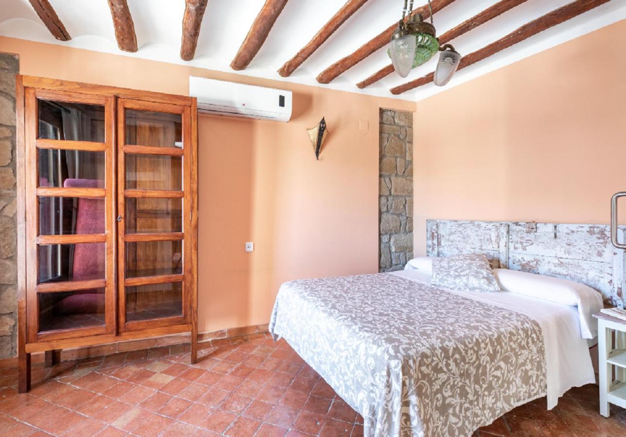 Apartamentos Vino Tinto Y Restaurante Tomate Rosa Adahuesca Екстер'єр фото